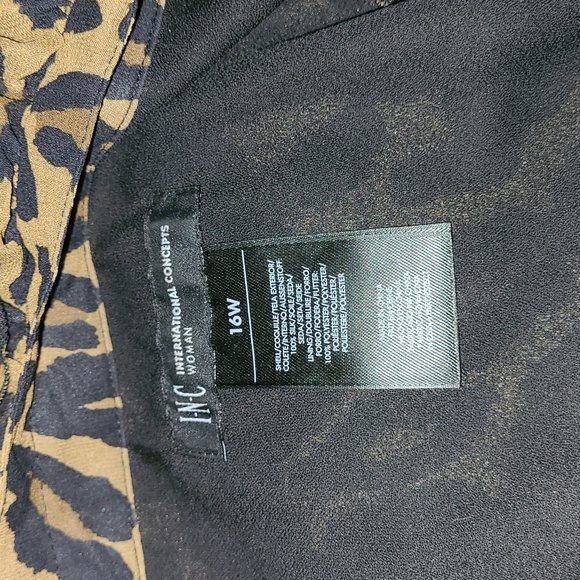 Silk Sleeveless Leopard Print Top - Picture 2 of 3